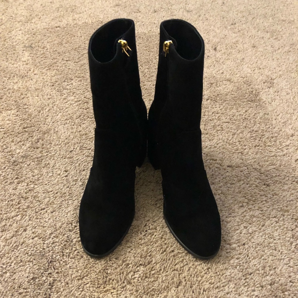 Stuart Weitzman Quinn Suede Booties
